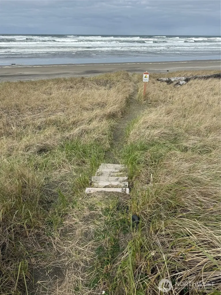 1307 Ocean Shores Blvd Boulevard SW Ocean Shores WA 98569
