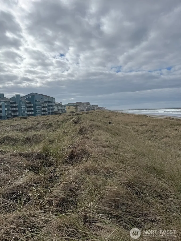 1307 Ocean Shores Blvd Boulevard SW Ocean Shores WA 98569
