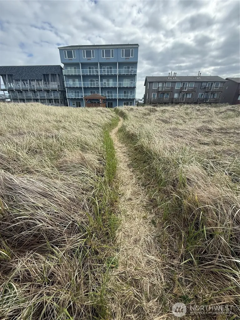 1307 Ocean Shores Blvd Boulevard SW Ocean Shores WA 98569