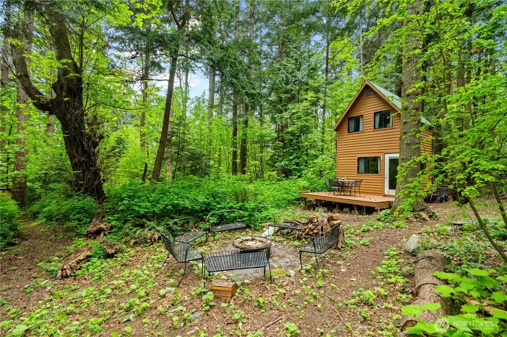89 Eliza Island Bellingham WA 98226