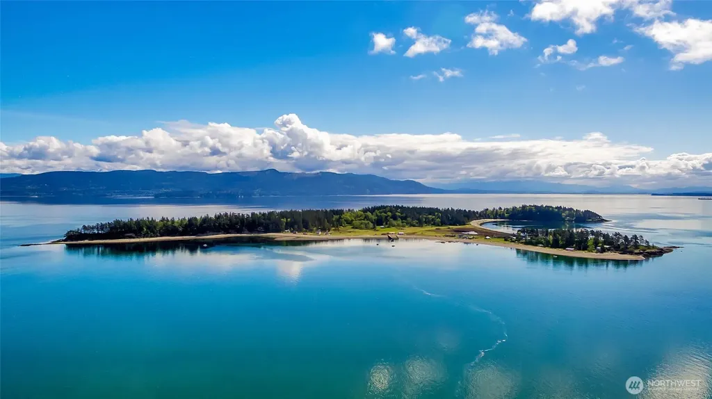 89 Eliza Island Bellingham WA 98226