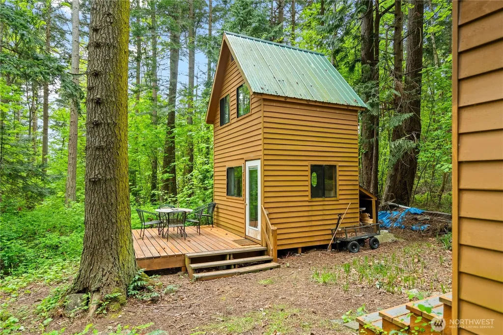 89 Eliza Island Bellingham WA 98226