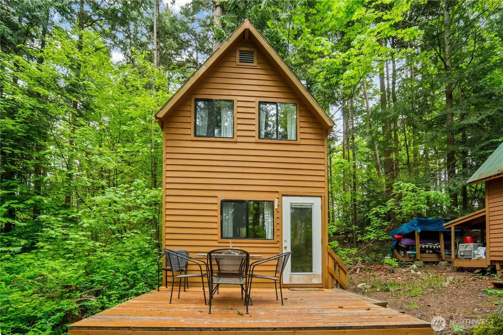 89 Eliza Island Bellingham WA 98226