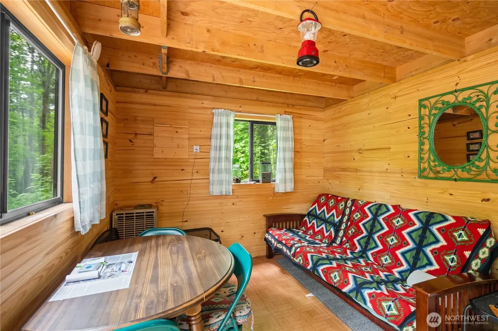 89 Eliza Island Bellingham WA 98226