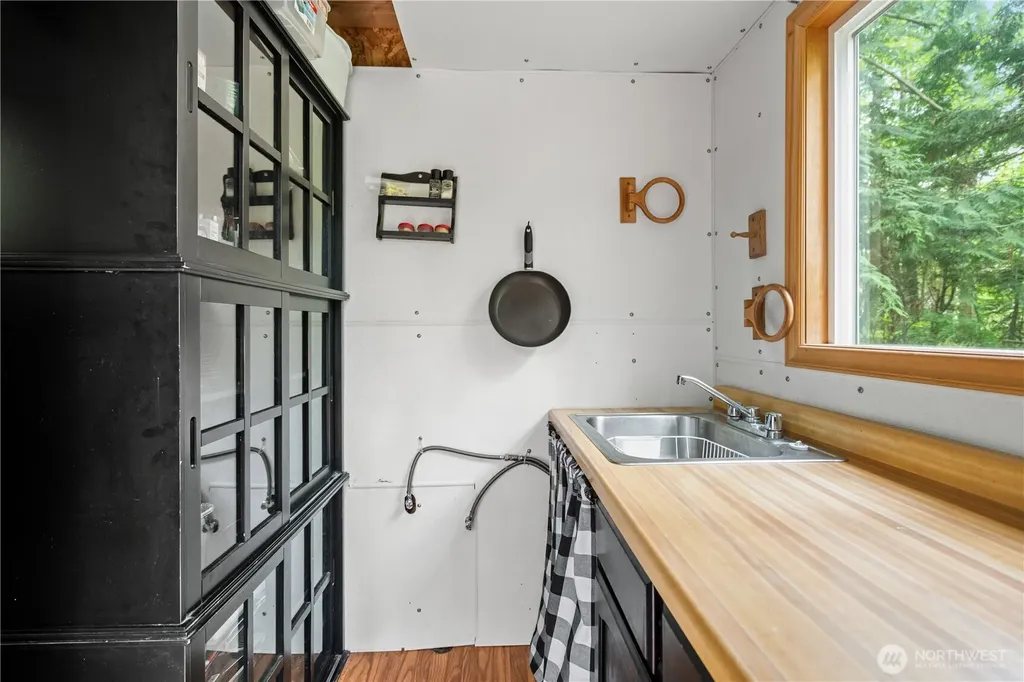 89 Eliza Island Bellingham WA 98226
