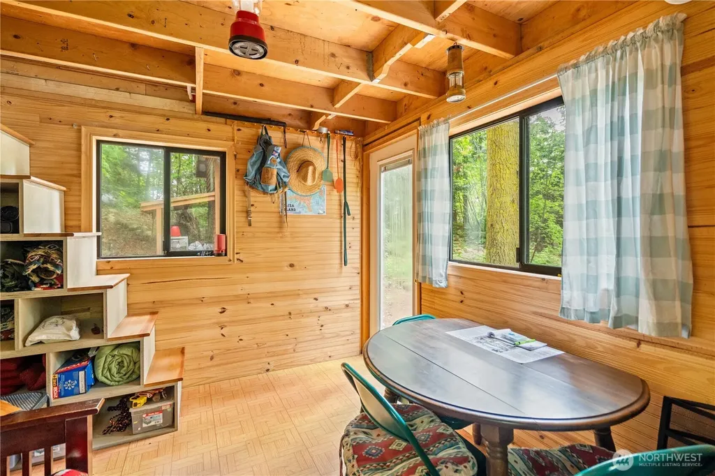 89 Eliza Island Bellingham WA 98226