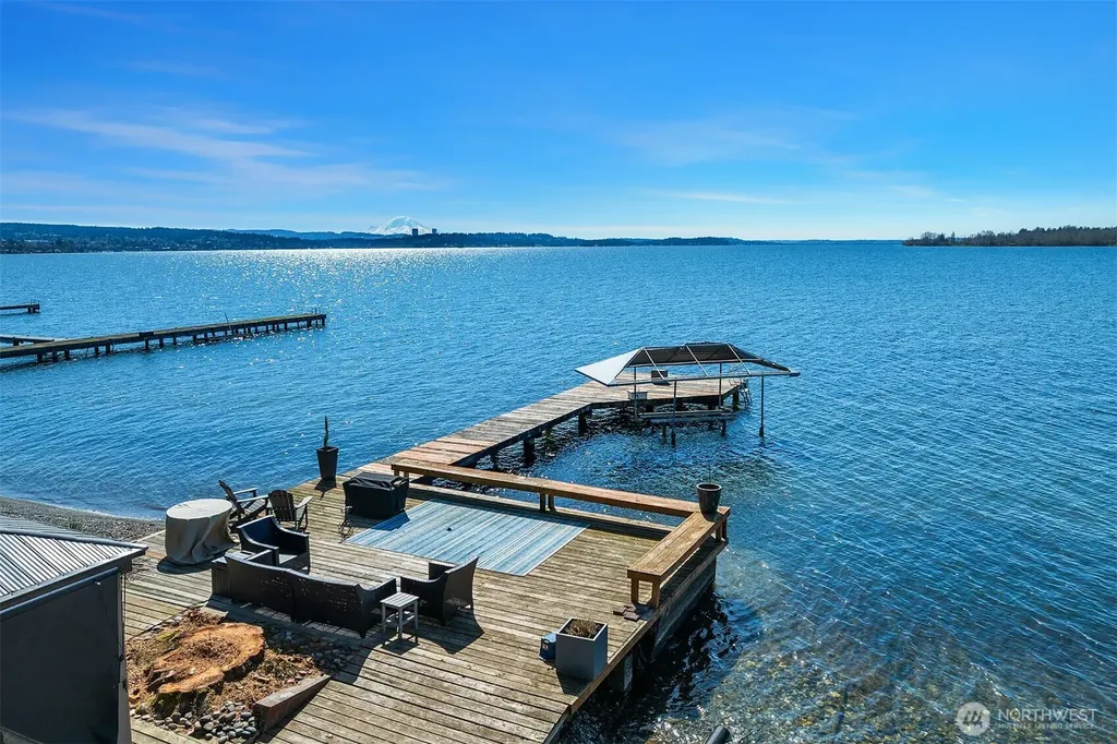 7615 NE Champagne Point Place Kirkland WA 98034
