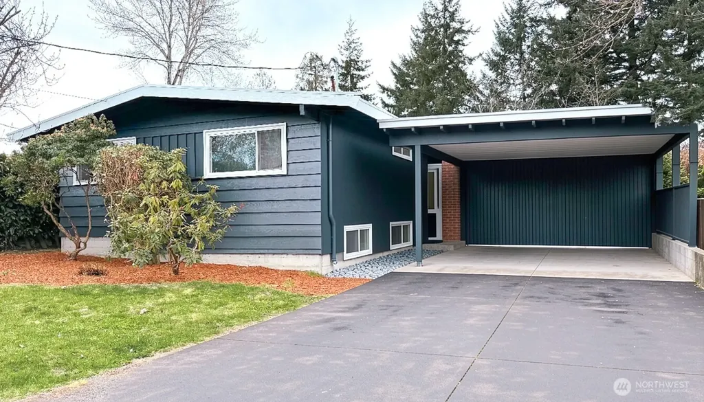17757 10th Avenue S Burien WA 98148