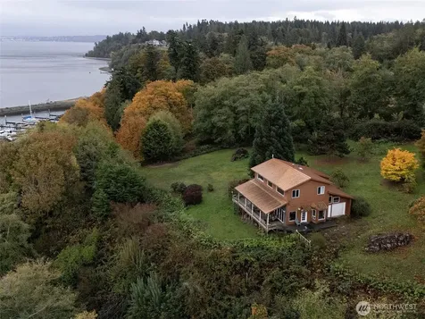 26 E Port Gardner Drive Everett WA 98206