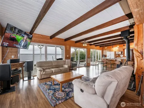 26 E Port Gardner Drive Everett WA 98206