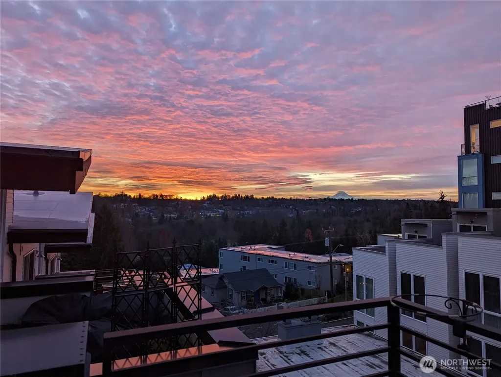 3070 SW Avalon Way Seattle WA 98126