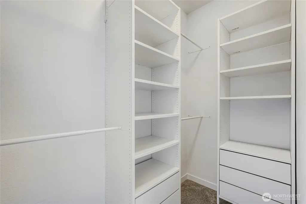 3070 SW Avalon Way Seattle WA 98126