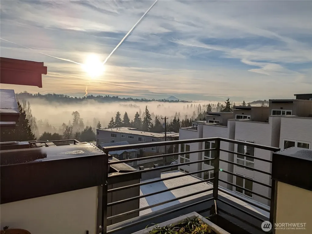 3070 SW Avalon Way Seattle WA 98126