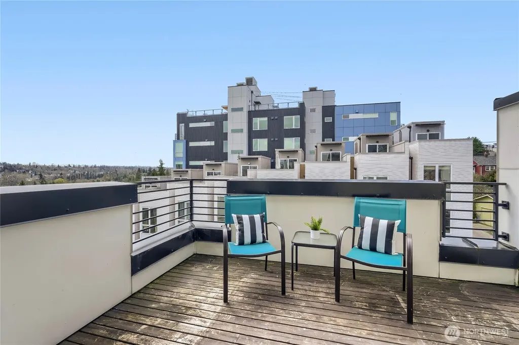 3070 SW Avalon Way Seattle WA 98126