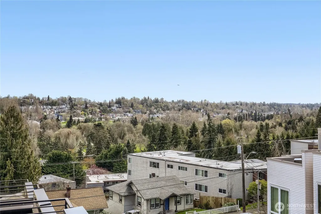 3070 SW Avalon Way Seattle WA 98126