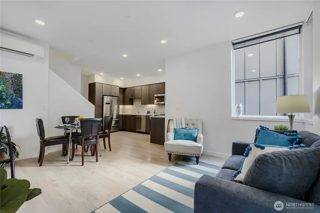 3070 SW Avalon Way Seattle WA 98126