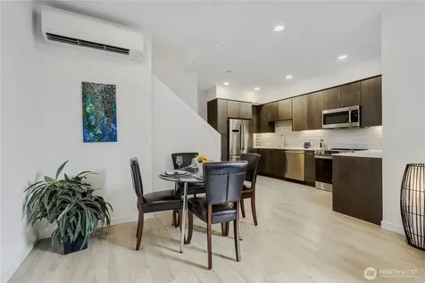 3070 SW Avalon Way Seattle WA 98126