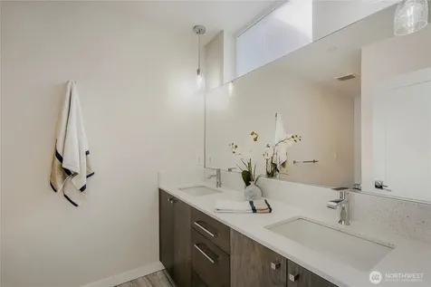 3070 SW Avalon Way Seattle WA 98126
