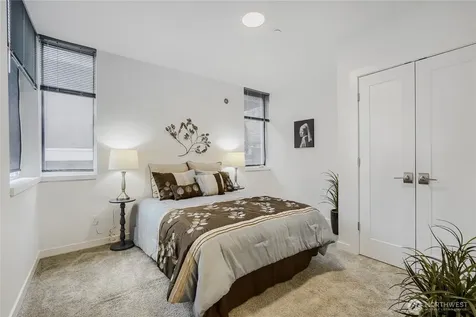 3070 SW Avalon Way Seattle WA 98126