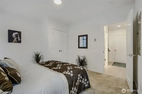 3070 SW Avalon Way Seattle WA 98126