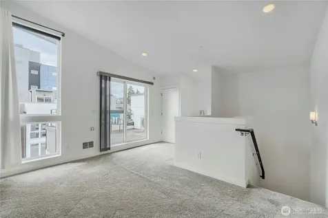 3070 SW Avalon Way Seattle WA 98126