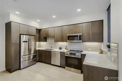 3070 SW Avalon Way Seattle WA 98126