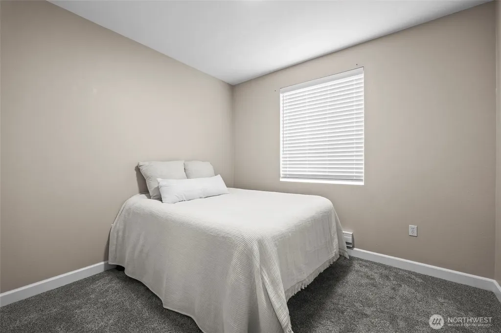 10016 186th Place E Puyallup WA 98375