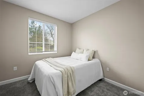 10016 186th Place E Puyallup WA 98375