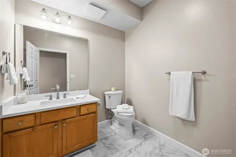 10016 186th Place E Puyallup WA 98375