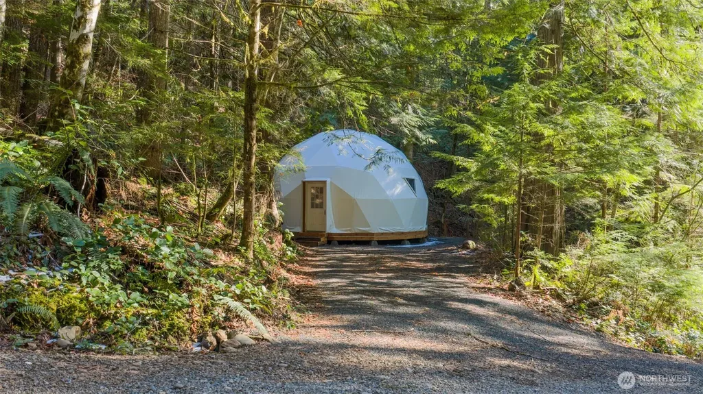 13 Dow Ridge Road Hoodsport WA 98548