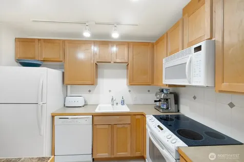2901 NE Blakeley Street Seattle WA 98105