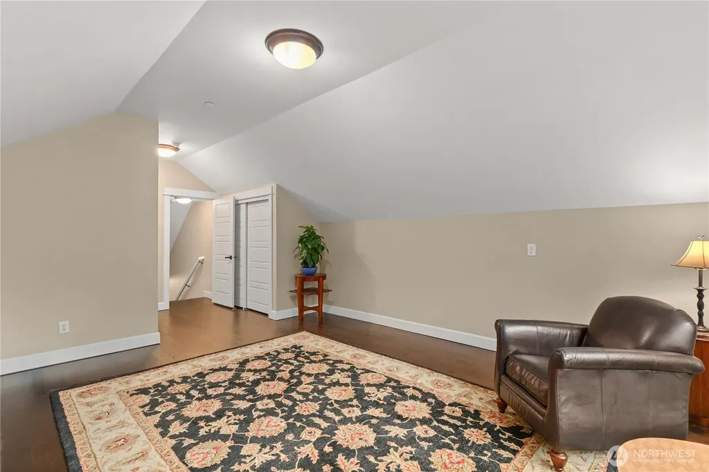 31209 218th Place SE Black Diamond WA 98010