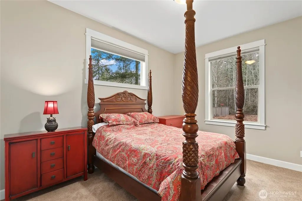 31209 218th Place SE Black Diamond WA 98010