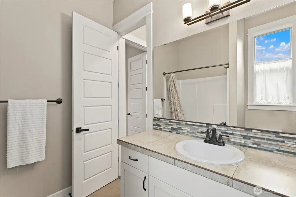 31209 218th Place SE Black Diamond WA 98010