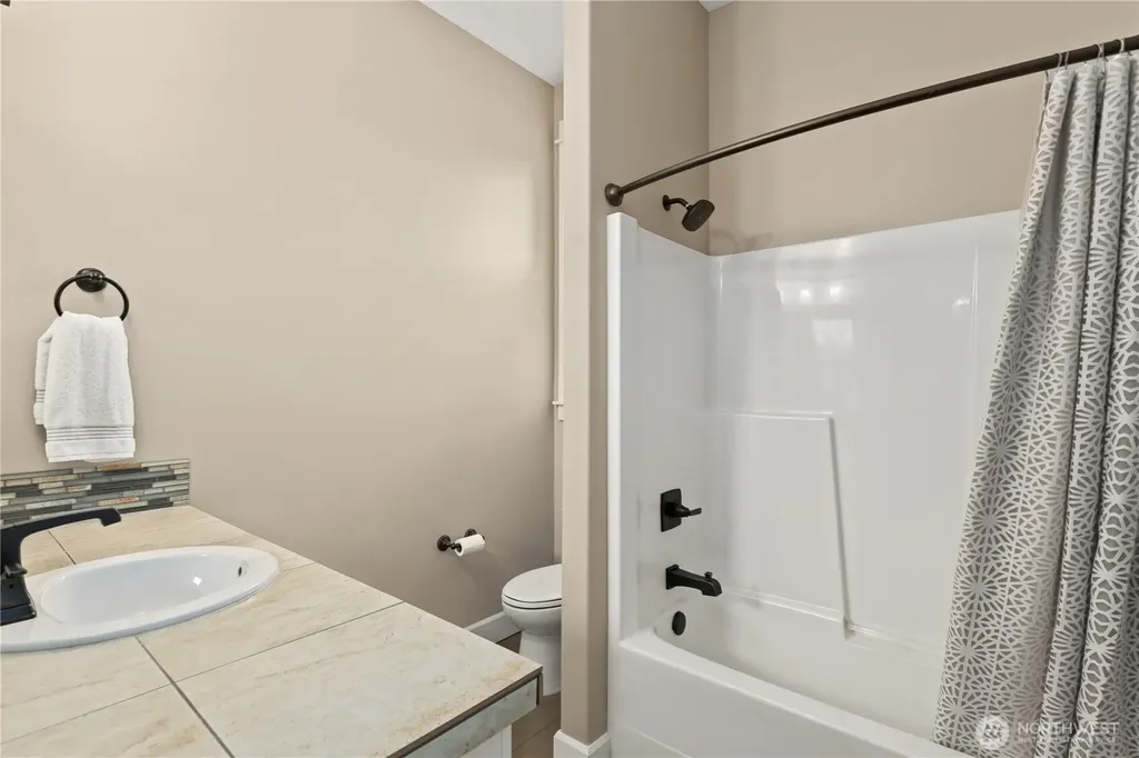 31209 218th Place SE Black Diamond WA 98010