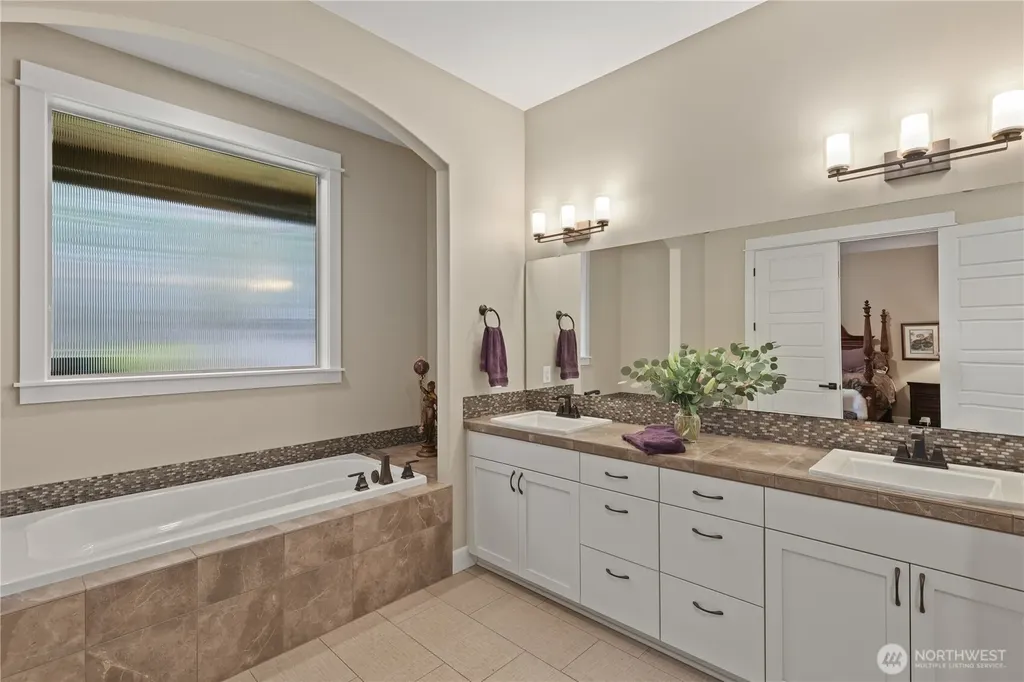 31209 218th Place SE Black Diamond WA 98010