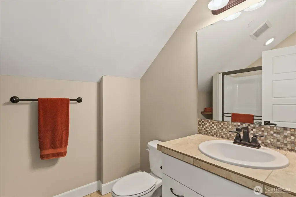 31209 218th Place SE Black Diamond WA 98010
