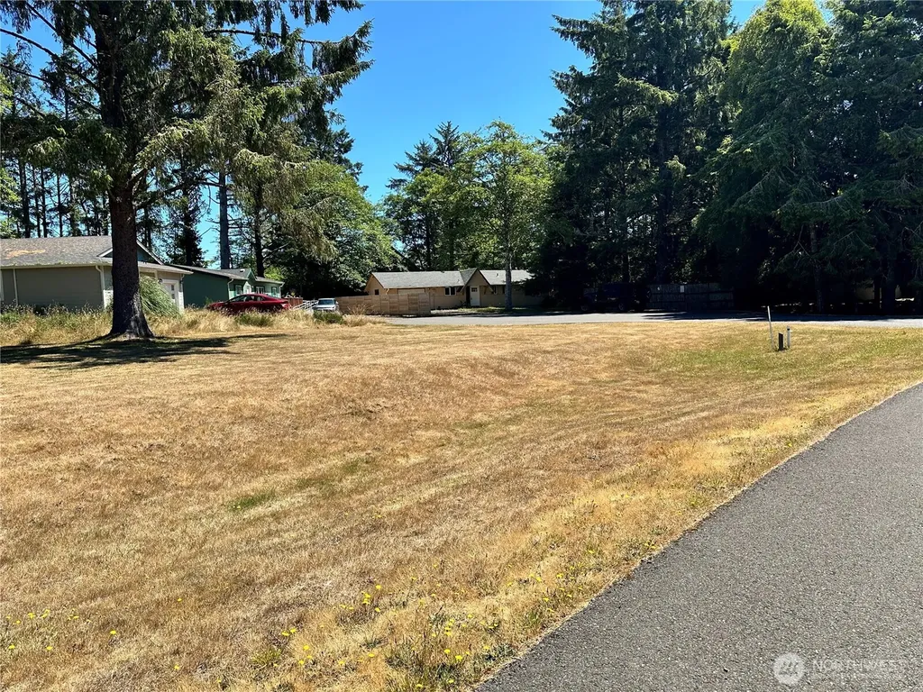 604 Sollecks Avenue SE Ocean Shores WA 98569