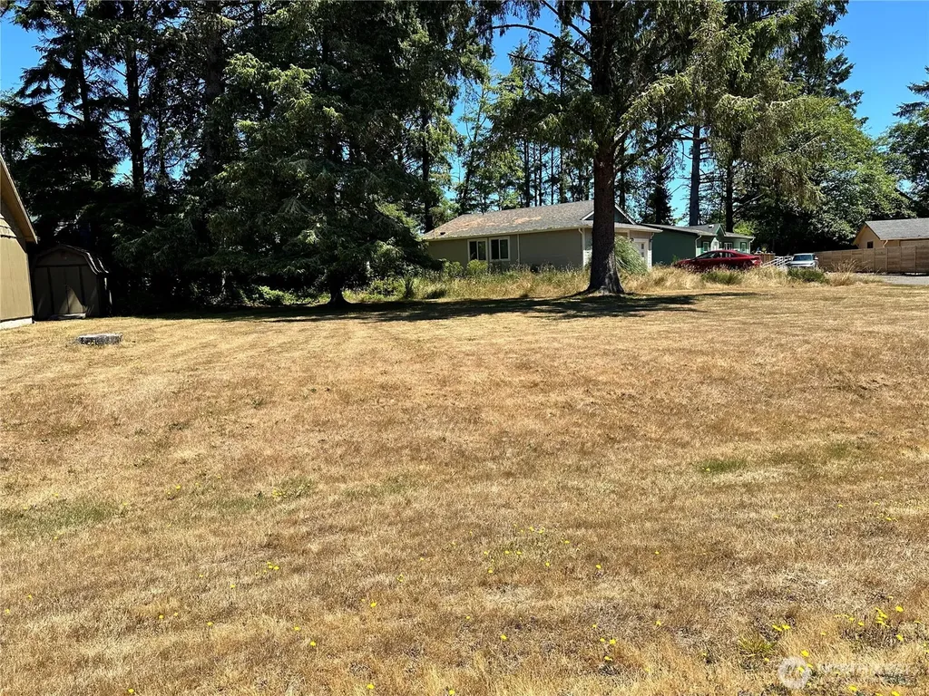 604 Sollecks Avenue SE Ocean Shores WA 98569