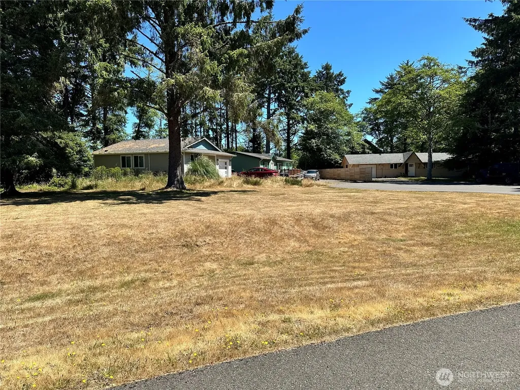 604 Sollecks Avenue SE Ocean Shores WA 98569