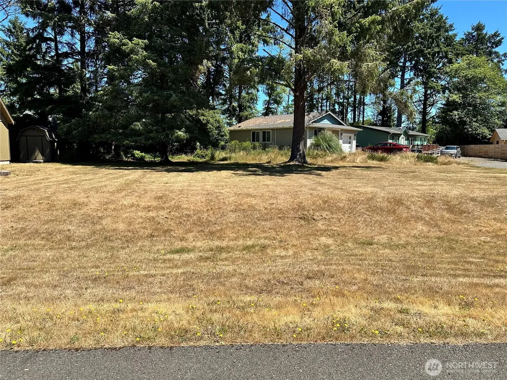 604 Sollecks Avenue SE Ocean Shores WA 98569