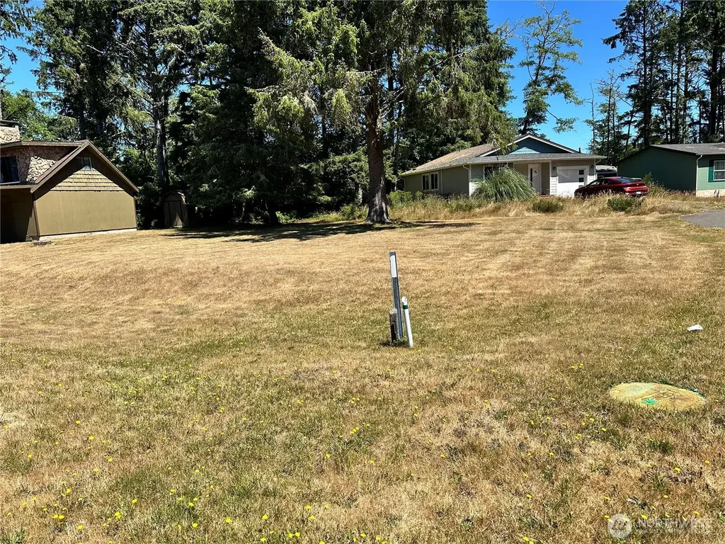 604 Sollecks Avenue SE Ocean Shores WA 98569