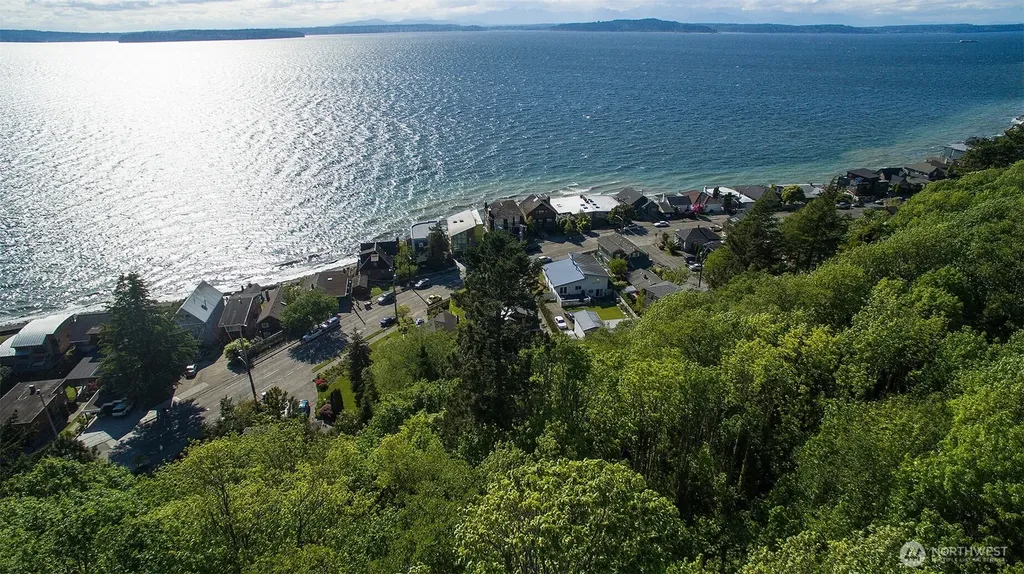 5426 Beach Drive SW Seattle WA 98136