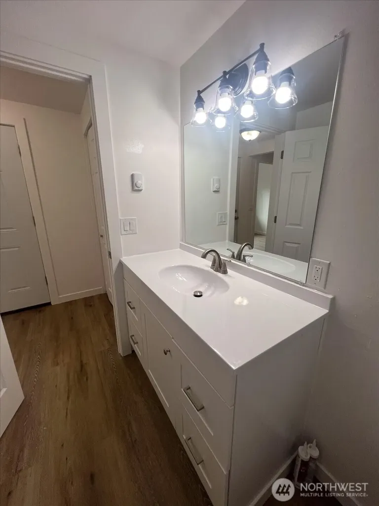 10443 17 Avenue SW Seattle WA 98146