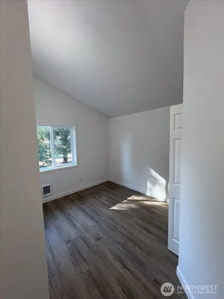 10443 17 Avenue SW Seattle WA 98146