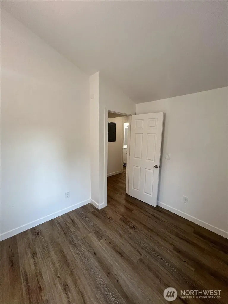10443 17 Avenue SW Seattle WA 98146