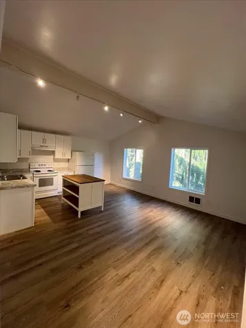 10443 17 Avenue SW Seattle WA 98146