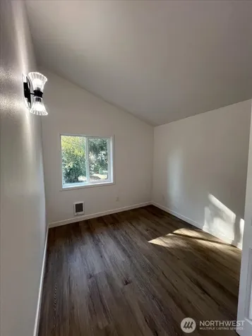 10443 17 Avenue SW Seattle WA 98146