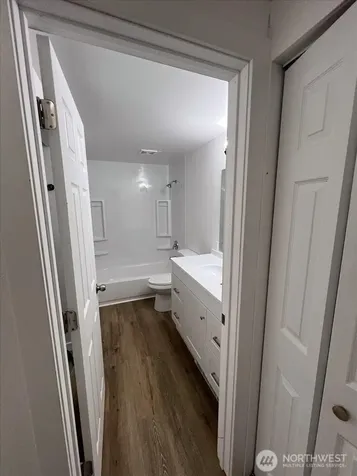 10443 17 Avenue SW Seattle WA 98146