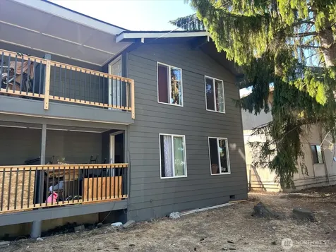 10443 17 Avenue SW Seattle WA 98146